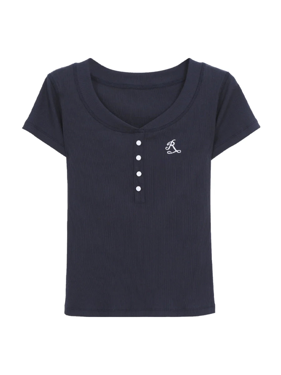 ネイビーVネックワンポイントTシャツ