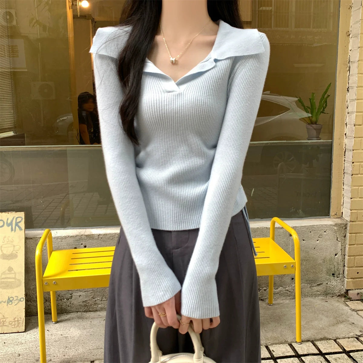 Vネックサイドギャザーリブニット